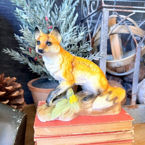Vintage Porcelain Fox Figurine made in Japan - Picture 12 of 14